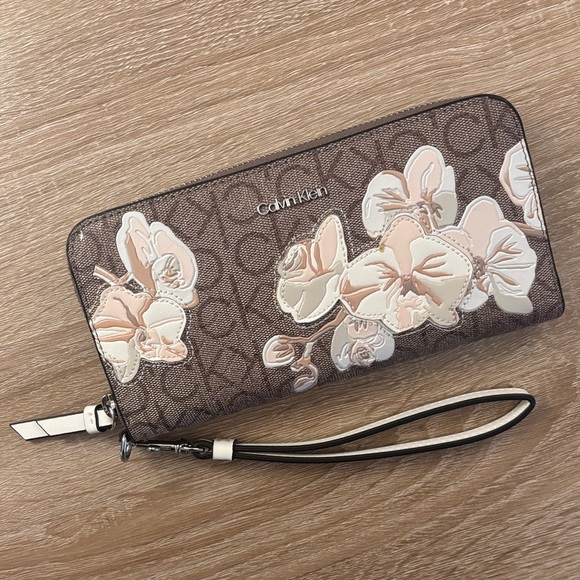 Calvin Klein Taupe and Cream Floral Wristlet Full Size Wallet Like New for bag - Picture 1 of 8